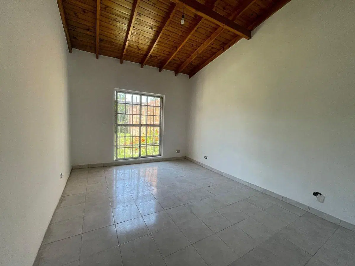 VENTA CASA 4 AMBIENTES GONZALEZ CATÁN 5