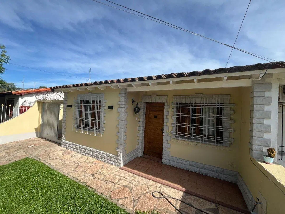 VENTA CASA 4 AMBIENTES CIUDAD EVITA + DEPTO 5