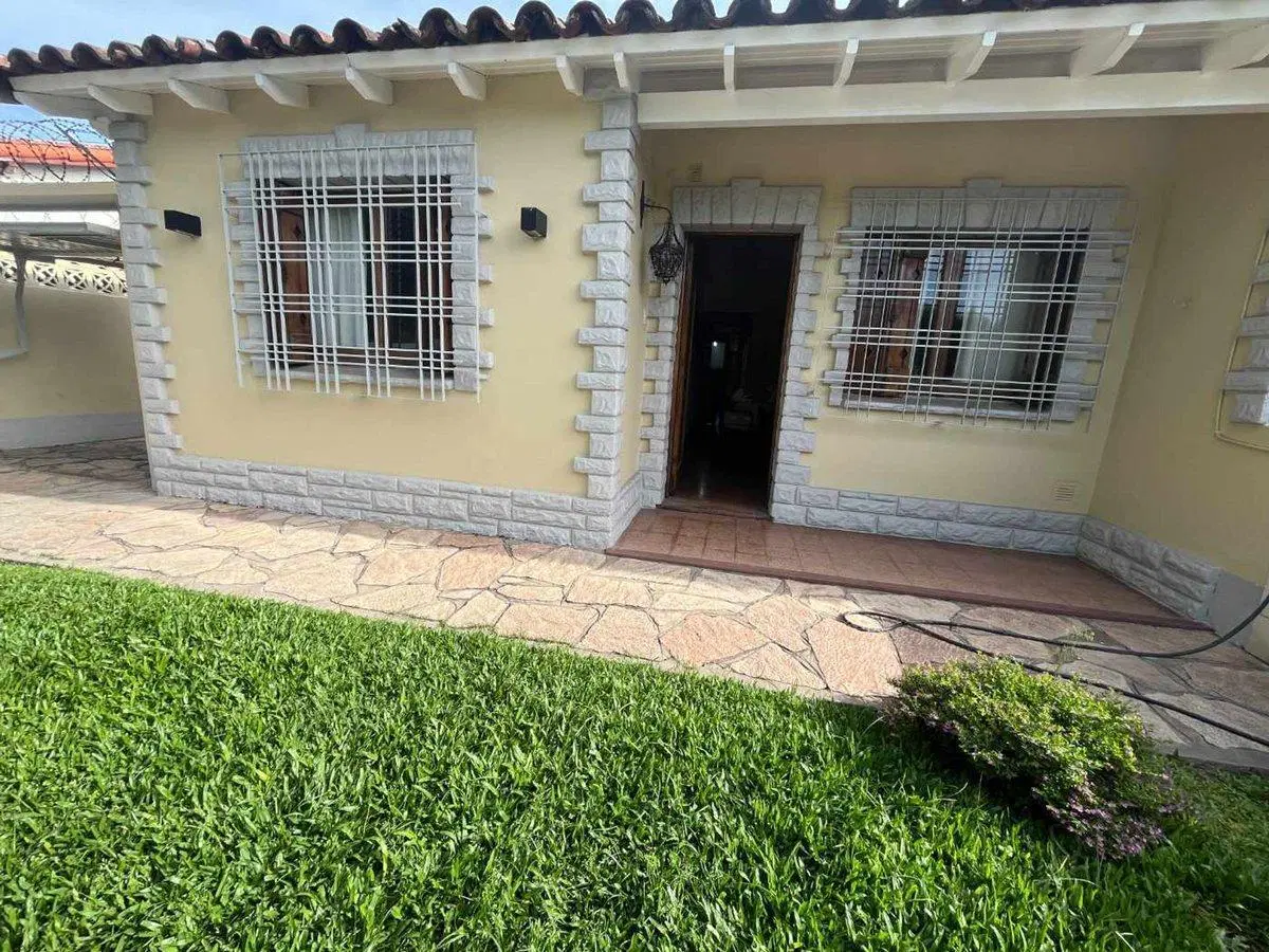 VENTA CASA 4 AMBIENTES CIUDAD EVITA + DEPTO 2
