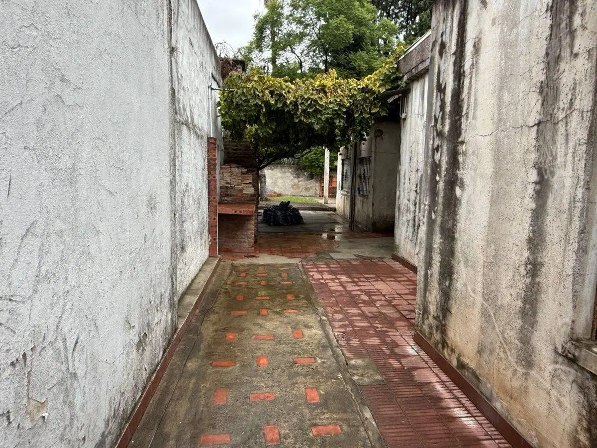 VENTA LOTE CASA DEPTO CON LOCAL MORENO CENTRO 3