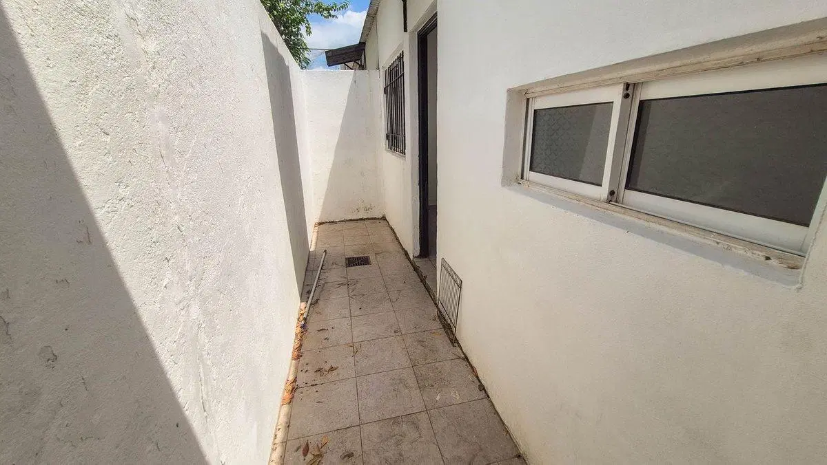 VENTA CASA 8 ESPACIOS EN BLOQUE INVERSION MERLO 4