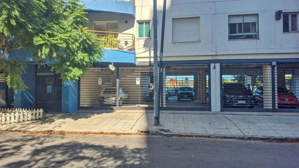 VENTA DEPTO 2 AMB. BALCÓN OPCION COCHERA BARRACAS 5
