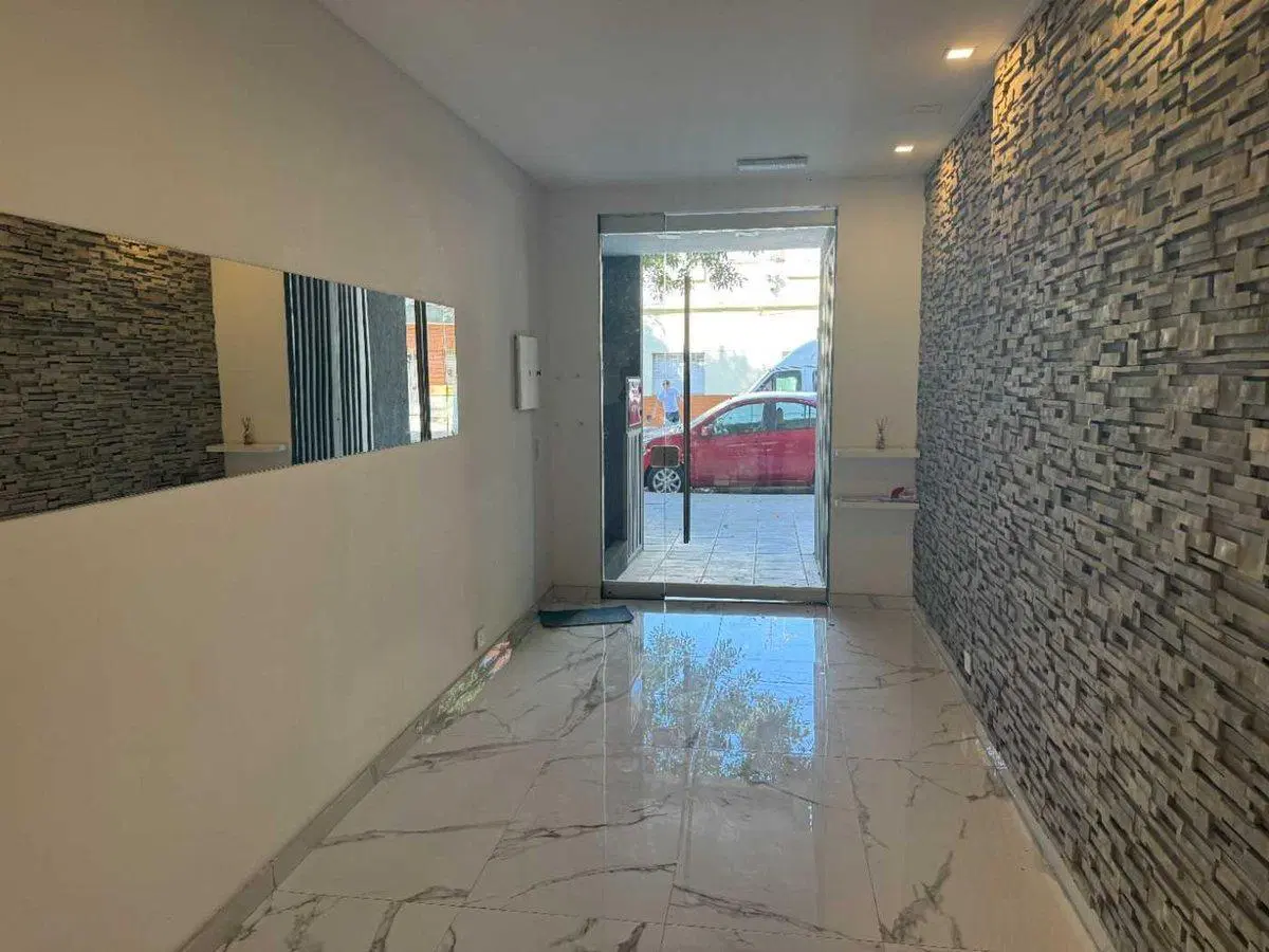 VENTA DTO 2 AMBIENTES  EN LINIERS CON COCHERA 3