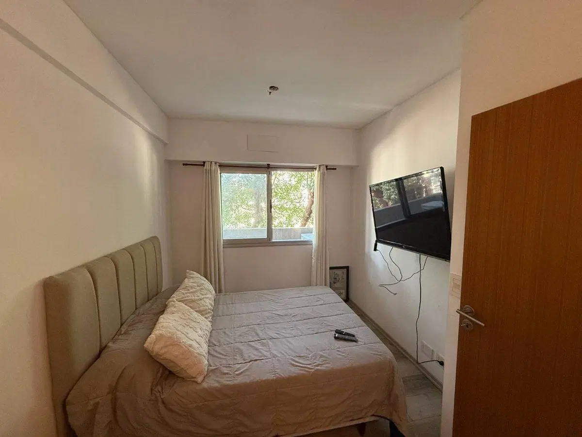 VENTA DTO 2 AMBIENTES  EN LINIERS CON COCHERA 4