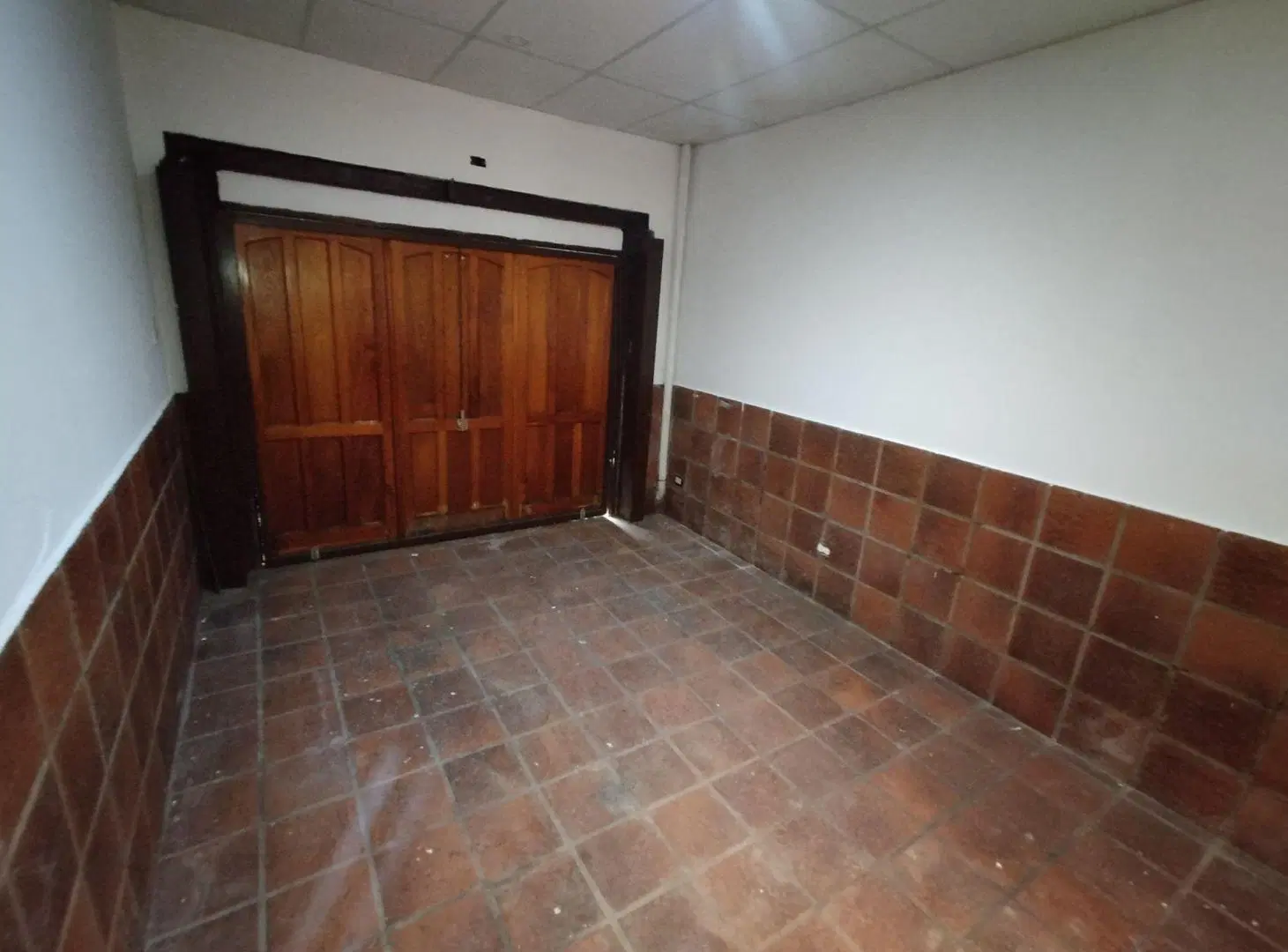 VENTA CASA 5 AMBIENTES LOMAS COCHERA PATIO 3