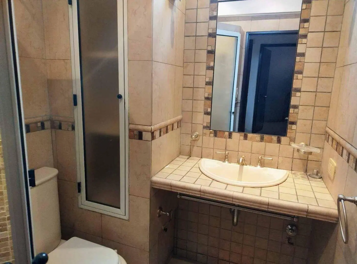 VENTA CASA 5 AMBIENTES LOMAS COCHERA PATIO 2
