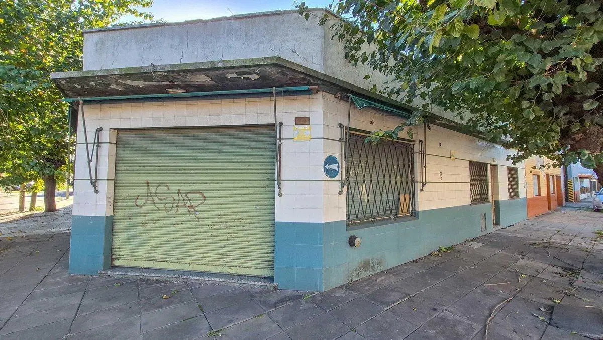 LOCAL COMERCIAL EN ESQUINA SAN JUSTO A REFACCIONAR 2