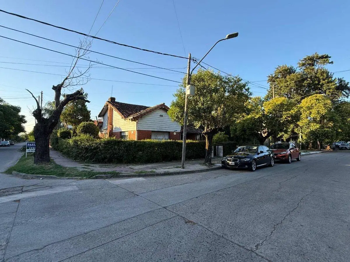 VENTA CASA 3 AMB HURLINGHAM PARA RECICLAR 3