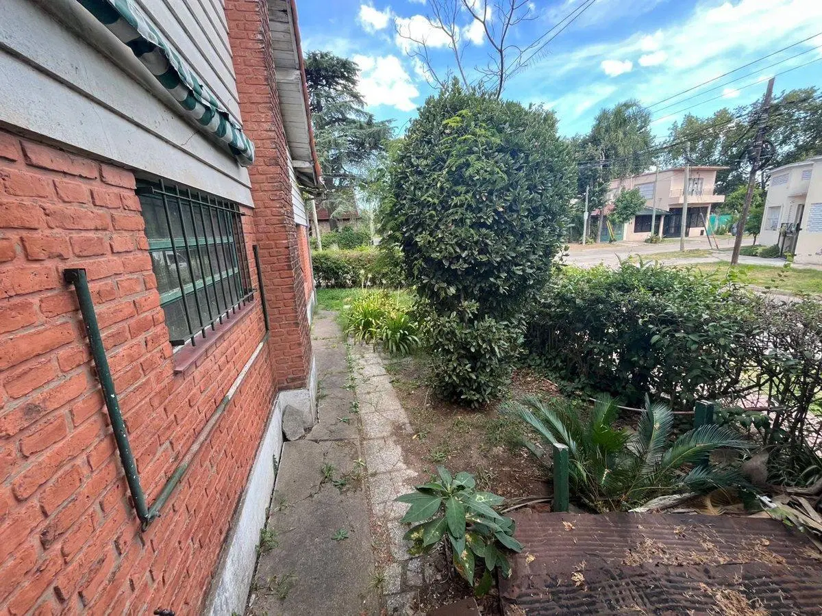 VENTA CASA 3 AMB HURLINGHAM PARA RECICLAR 4