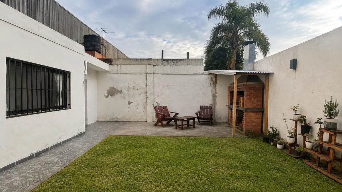 VENTA PH 2 AMBIENTES RAMOS MEJÍA CON PATIO 4