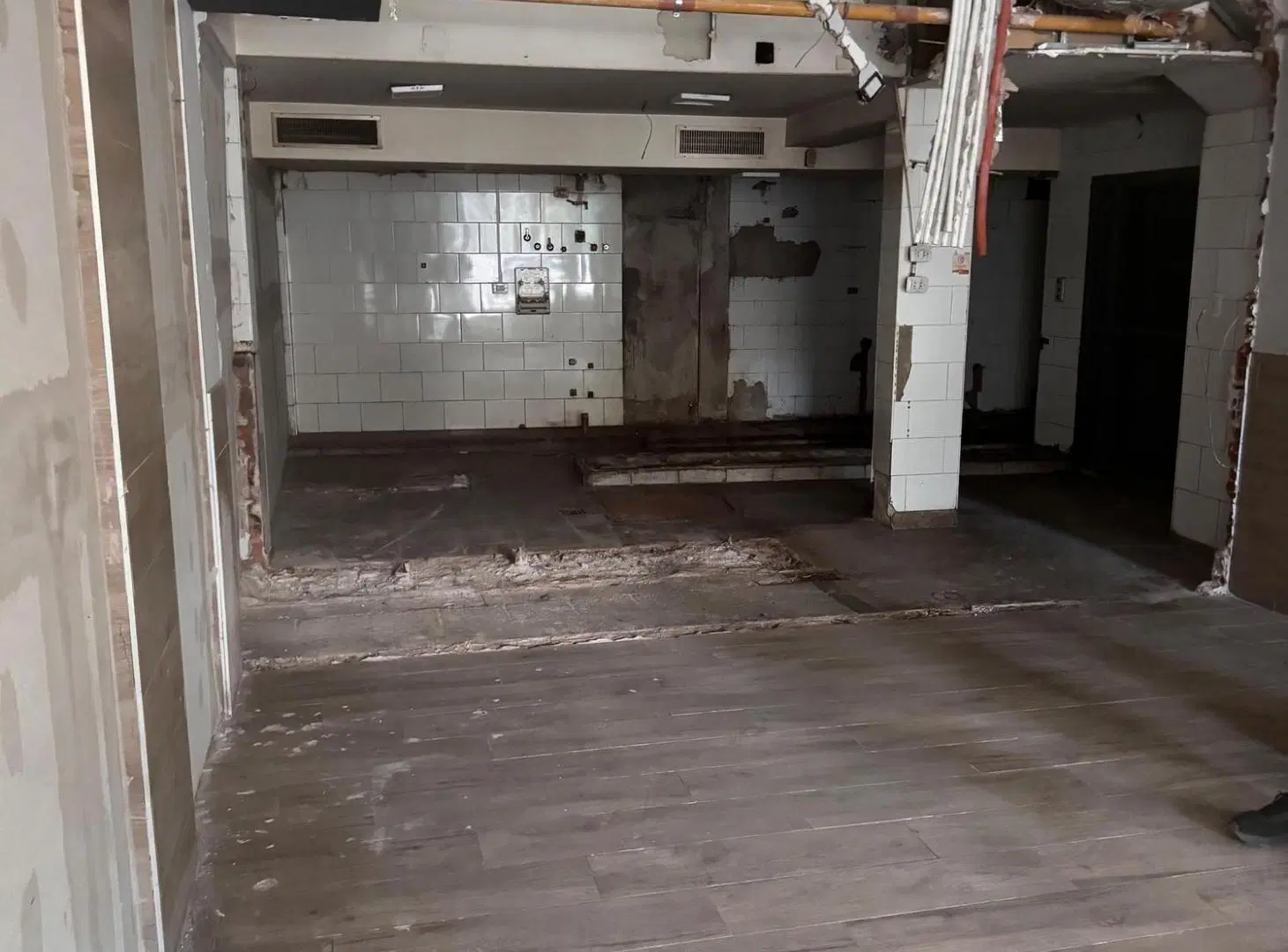 LOCAL LOTE PROPIO LANUS A REFACCIONAR 5