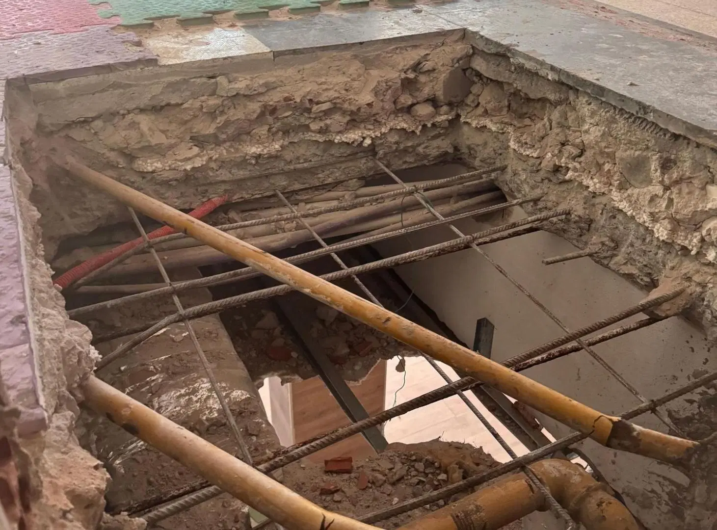 LOCAL LOTE PROPIO LANUS A REFACCIONAR 4