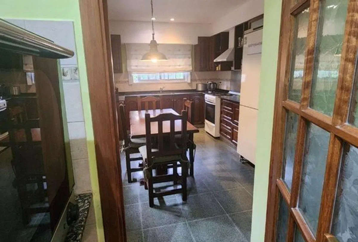 VENTA CASA 3 AMBIENTES LOTE EN ESQUINA TEMPERLEY 5