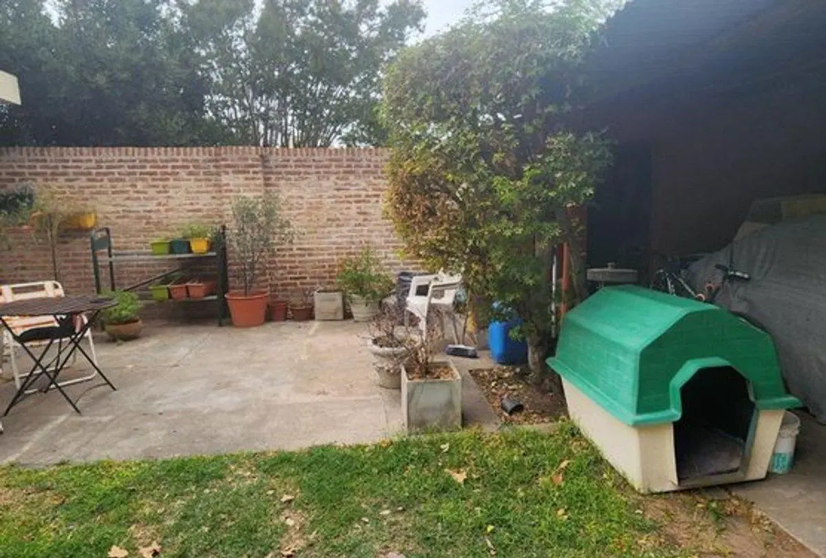 VENTA CASA 3 AMBIENTES LOTE EN ESQUINA TEMPERLEY 3