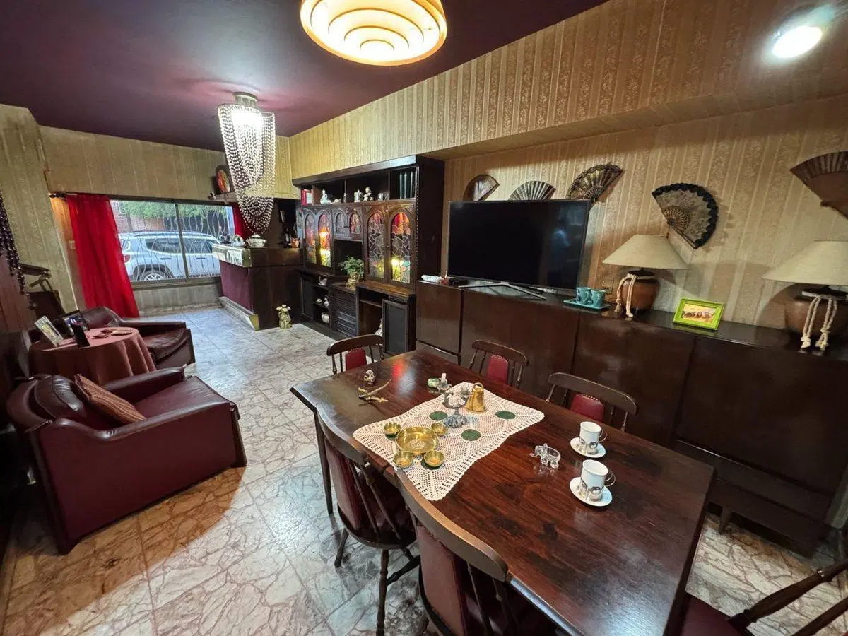 VENTA  CASA  CUATRO AMBIENTES PARQUE CHACABUCO 4