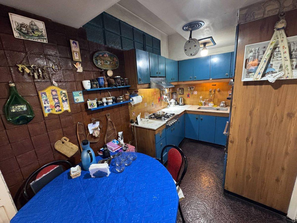 Foto de VENTA CASA CUATRO AMBIENTES PARQUE CHACABUCO, imagen 1