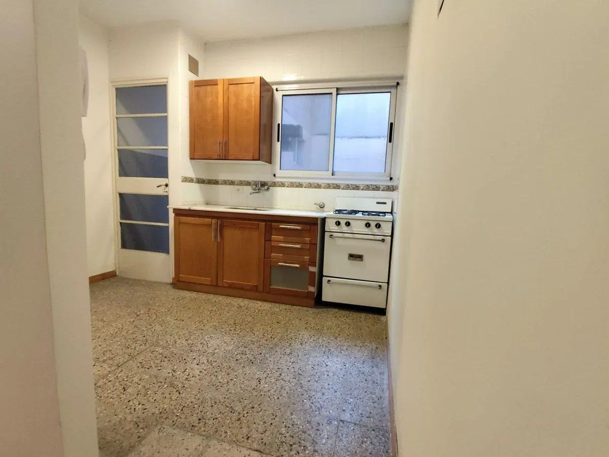 VENTA DEPARTAMENTO 3 AMBIENTES FLORES 4