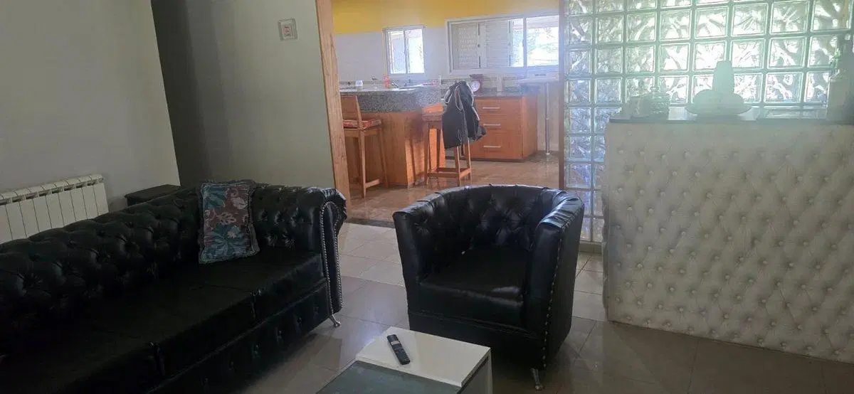 VENTA CASA 5 AMB DOMSELAAR  SOBRE LOTE 1400 MTS 3