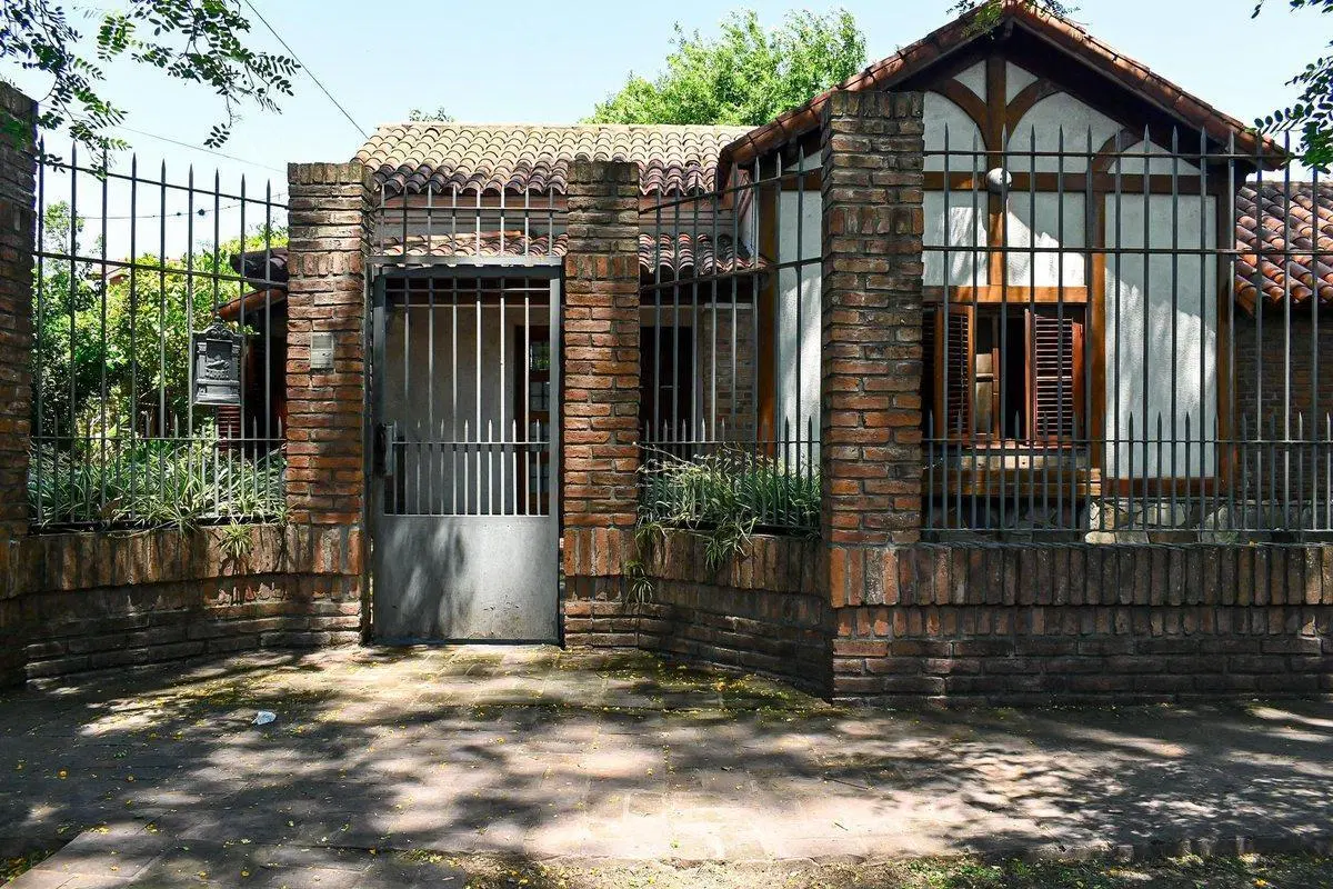 VENTA CASA 5 AMB CALZADACENTRO PILETA FONDO QUINTA 4