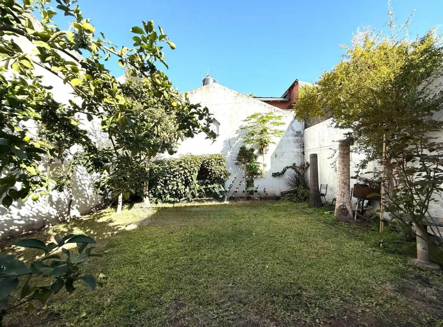 VENTA CASA 6 AMBIENTES PATIO QUINCHO COCHERA 2