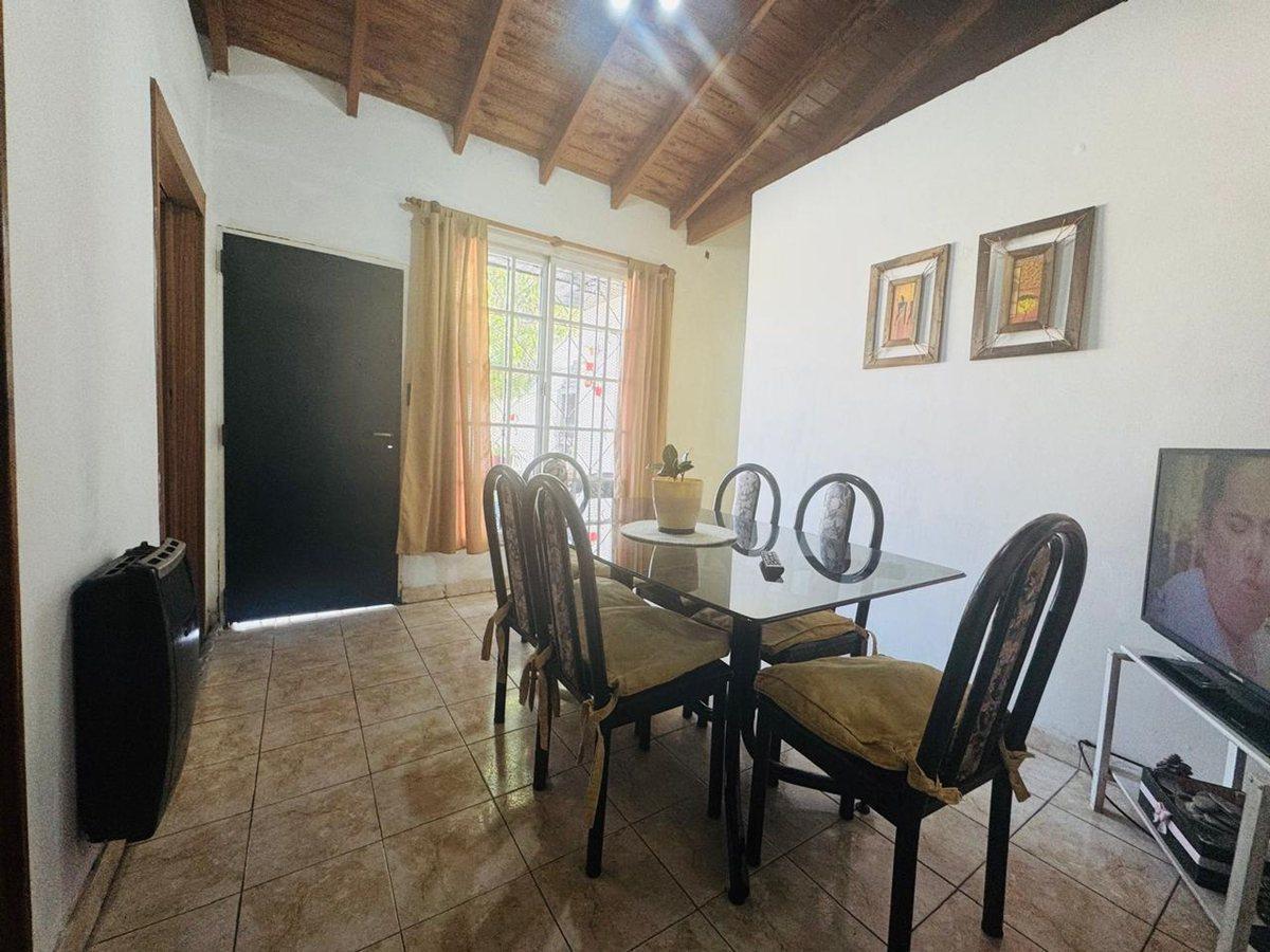 VENTA PH 3 AMB LANUS COCHERA JARDIN INDEPENDIENTE