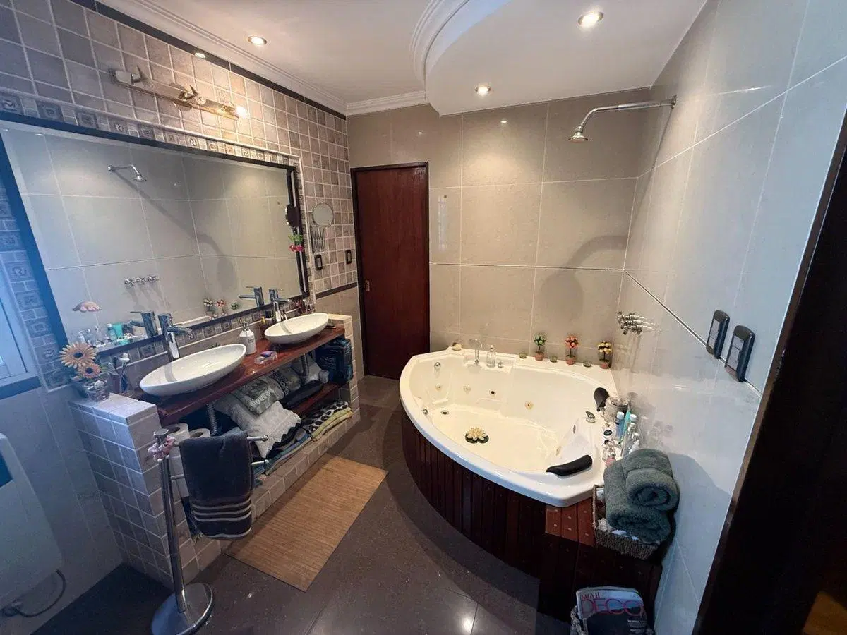 VENTA CASA 4 AMBIENTES VICENTE LOPEZ APTO CREDITO 5