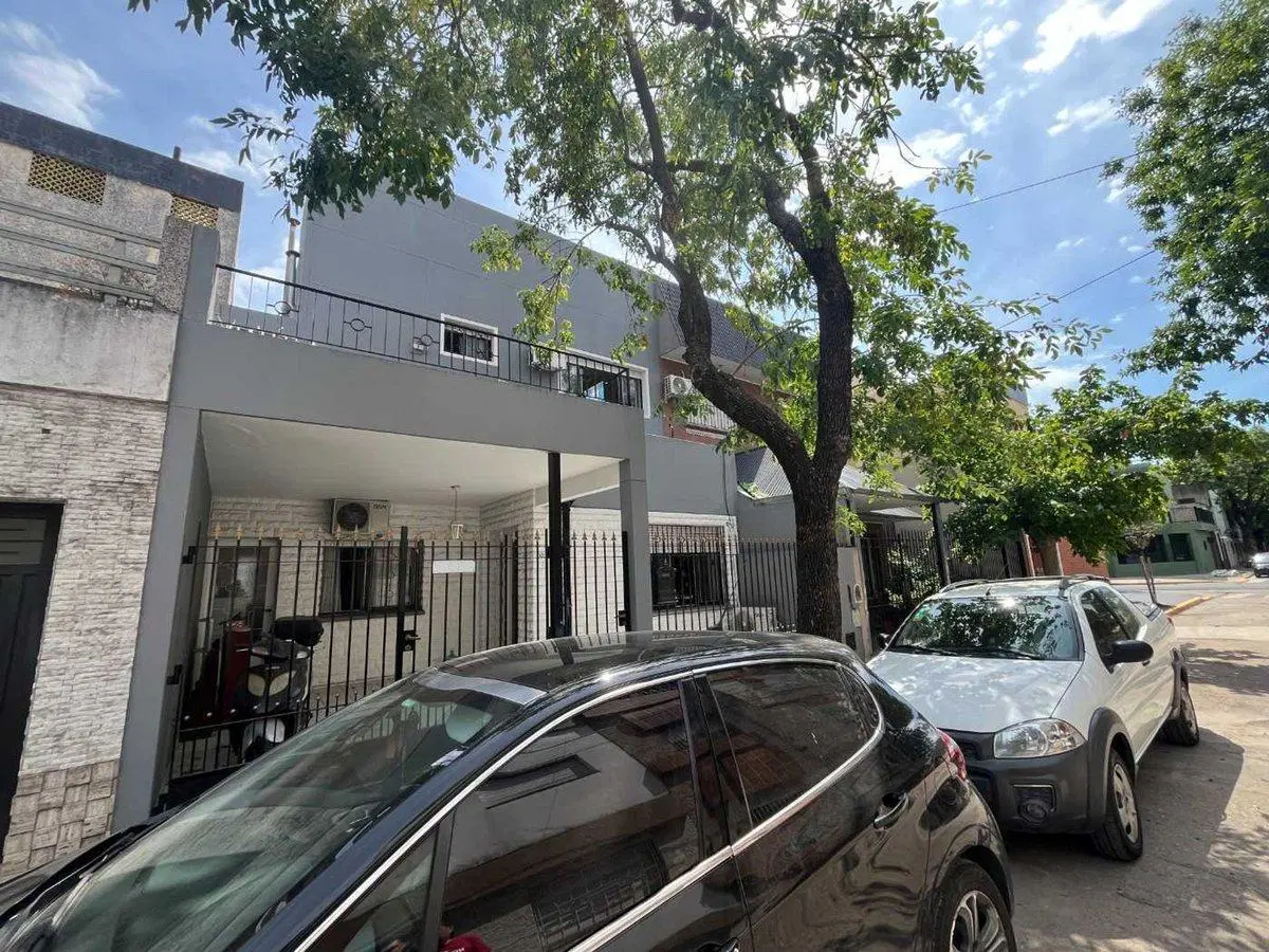 VENTA CASA 3 AMB LINIERS IMPERDIBLE 5