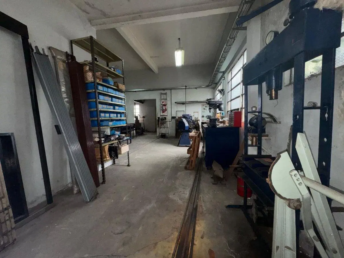 VENTA LOTE CIUDADELA CON DEPTO DE 3 AMB Y GARAGE 5