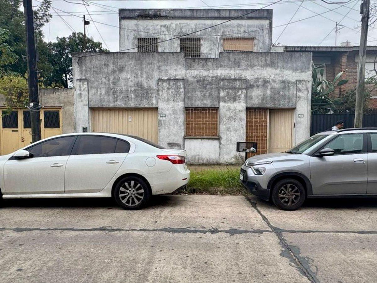 VENTA LOTE CIUDADELA CON DEPTO DE 3 AMB Y GARAGE