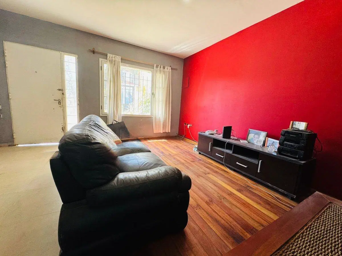 VENTA CASA 4 AMB LANUS COCHERA JARDIN FINANCIA 2