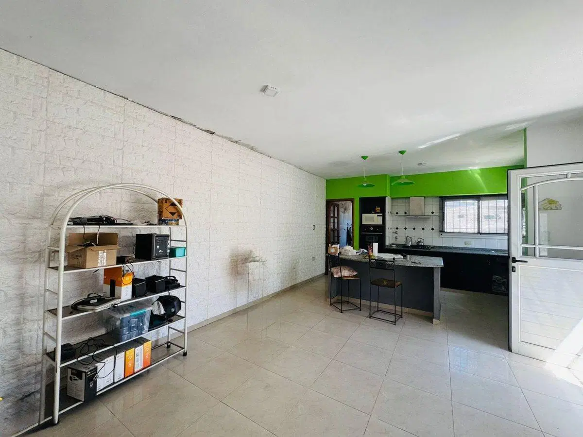 VENTA CASA 4 AMB LANUS COCHERA JARDIN FINANCIA 5