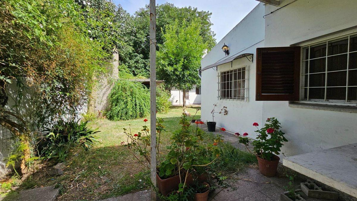 Foto de VENTA PH TIPO CASA 5 AMBIENTES V LUZURIAGA 270M2, imagen 4