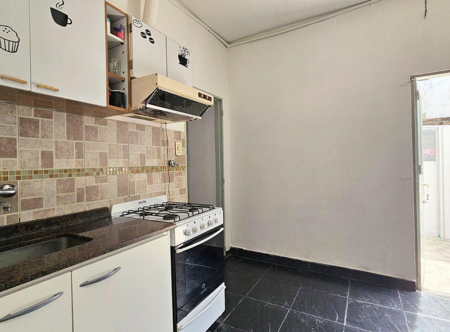 Foto de VENTA CASA 3 AMBIENTES RAMOS MEJIA PATIO Y COCHERA, imagen 3