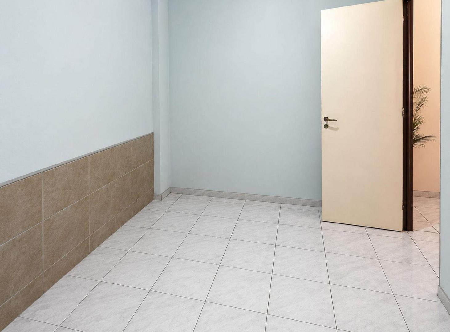 Foto de VENTA CASA 4 AMBIENTES SAN JUSTO COCHERA PILETA, imagen 2
