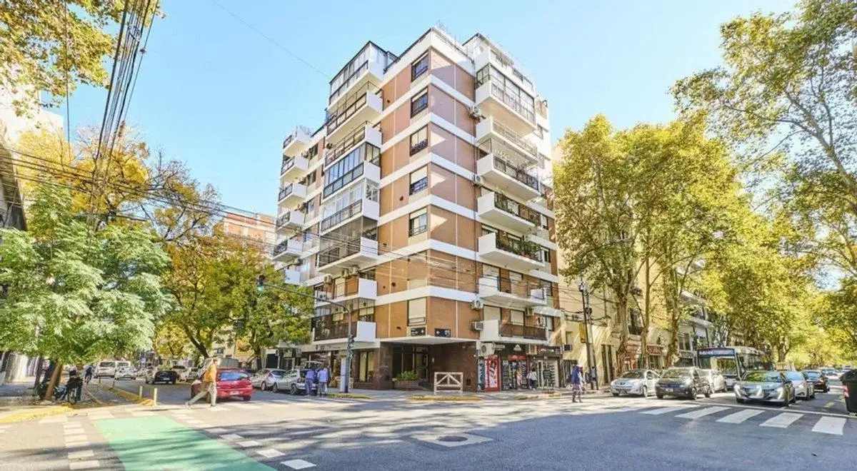 DEPARTAMENTO 4 AMBIENTES ALMAGRO CON BALCON 3