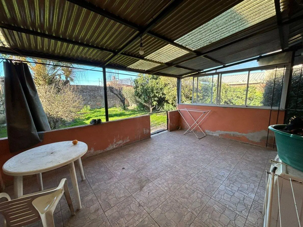 VENDE CASA 3 AMB CAÑUELAS  CON PATIO 3