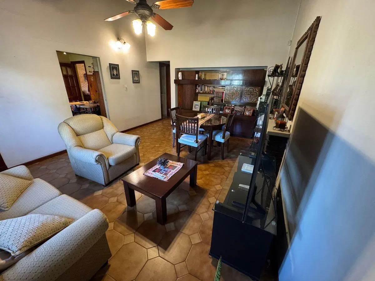 VENTA CASA 3 AMBIENTES CIUDAD EVITA PISCINA 5