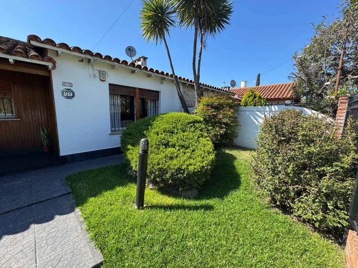 VENTA CASA 3 AMBIENTES CIUDAD EVITA PISCINA 4