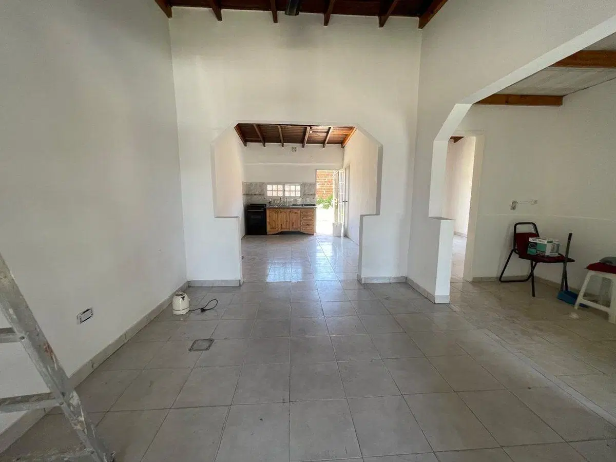 VENTA CASA 4 AMBIENTES GONZALEZ CATÁN 3
