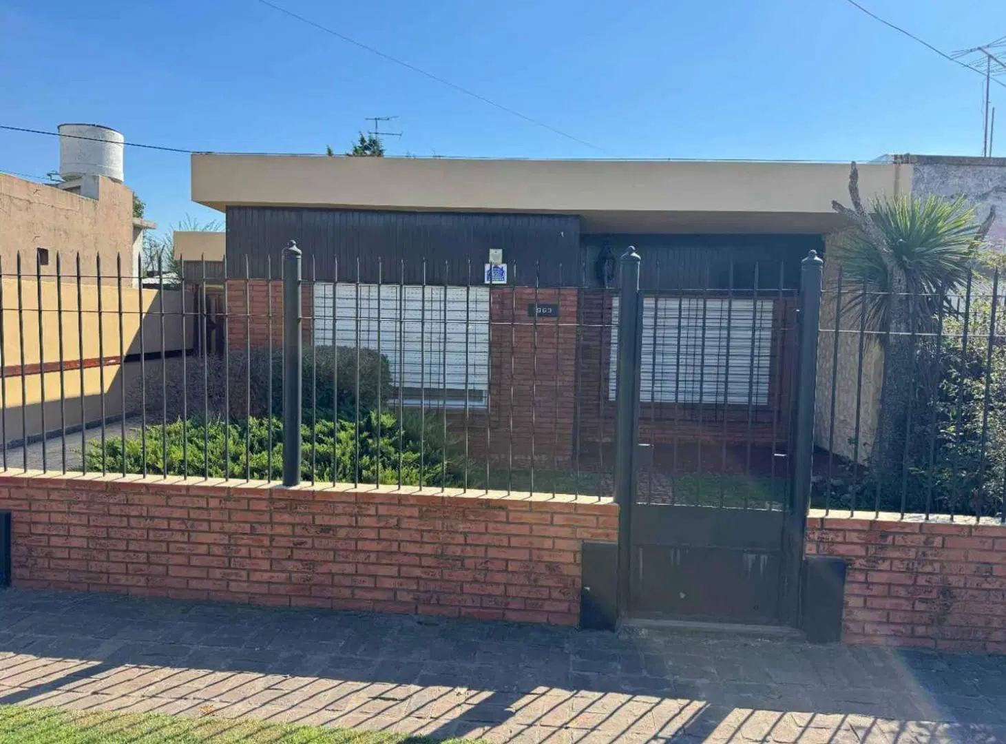 VENTA CASA 4 AMBIENTES LAVALLOL PILETA 5