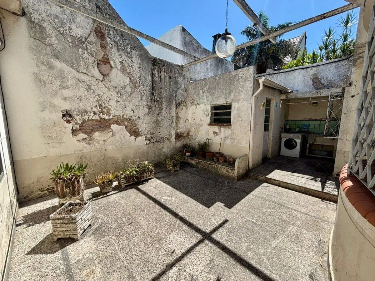LOTE EN VENTA  161  M2 VERSALLES 2