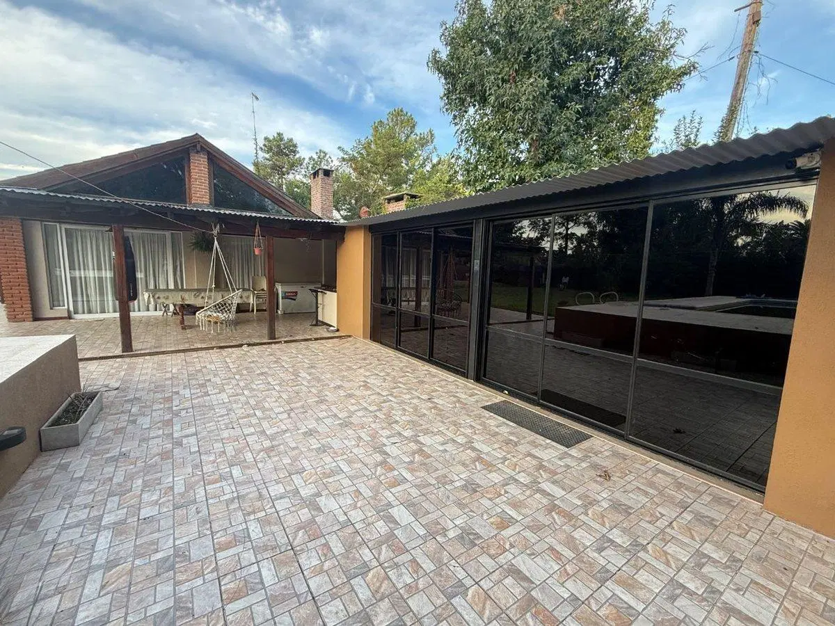 VENTA CASA QUINTA 4 AMB FCO ALVAREZ QUINCHO PILETA 5