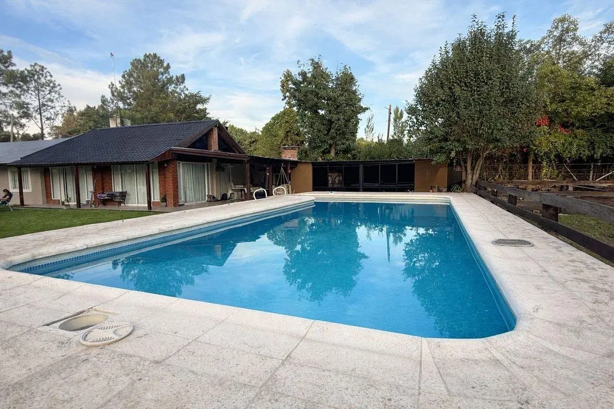 VENTA CASA QUINTA 4 AMB FCO ALVAREZ QUINCHO PILETA 2