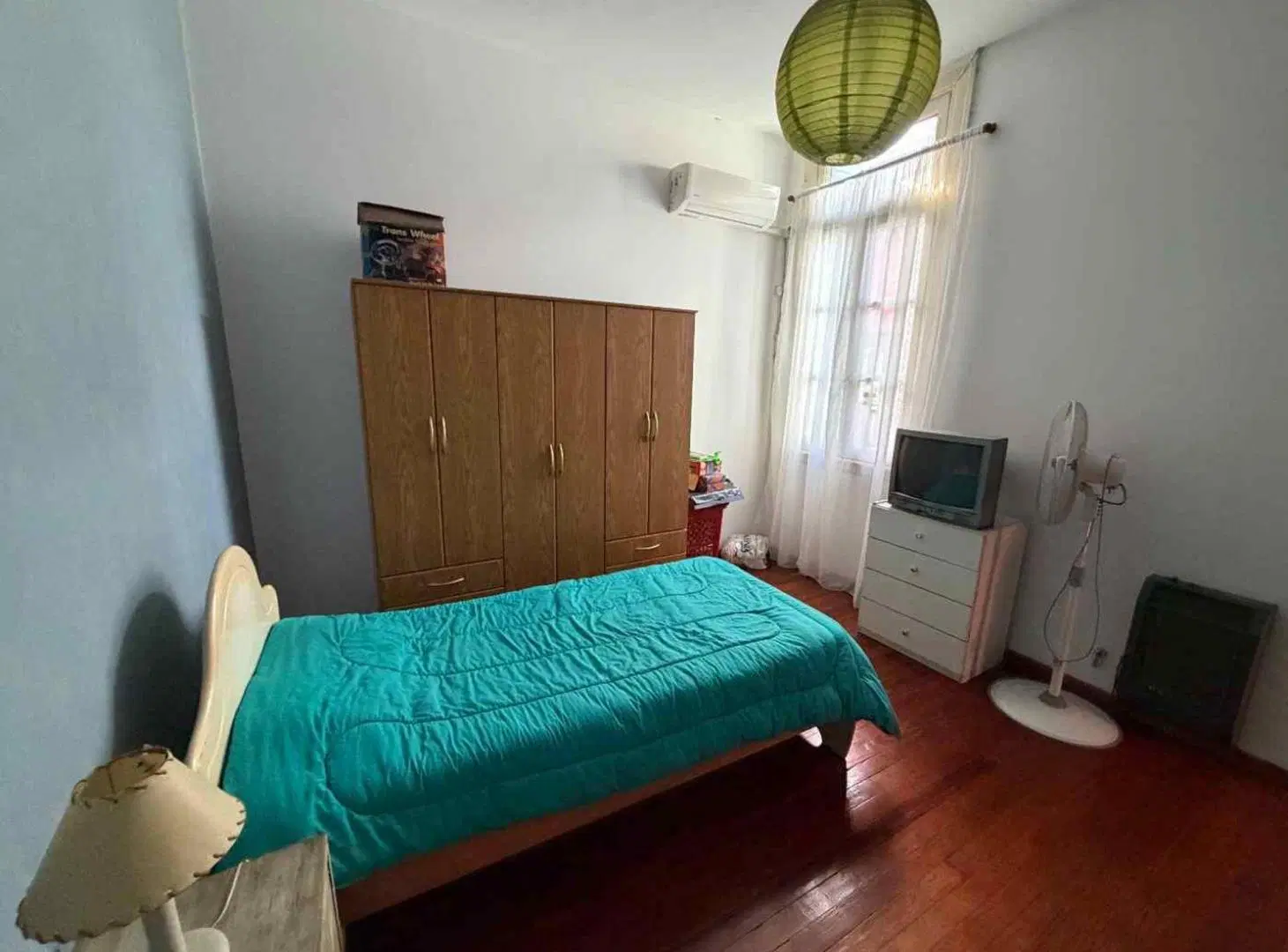 VENTA CASA 3 AMB LINIERS CON PATIO Y DEPENDENCIA 8