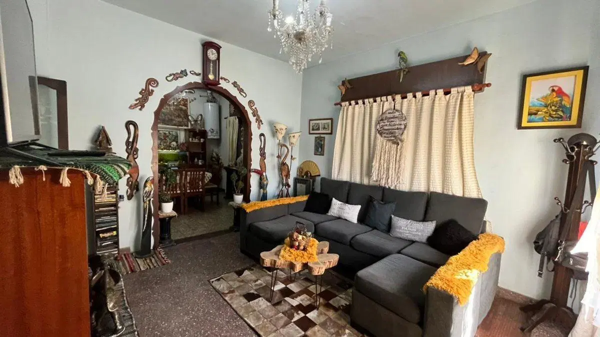 VENTA CASA 4 AMBIENTES EN CASTELAR PATIO GARAGE 5