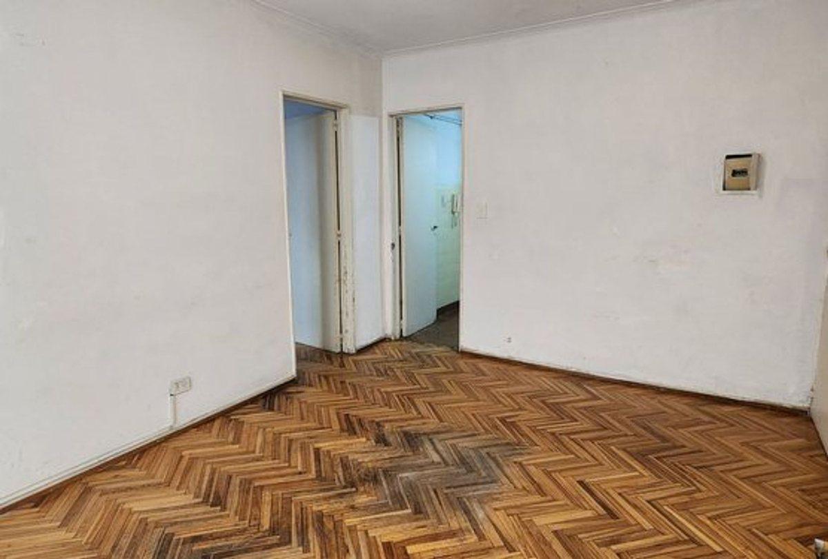 Foto de VENTA DEPTO 3 AMB CABALLITO BAULERA A REFACCIONAR, imagen 4