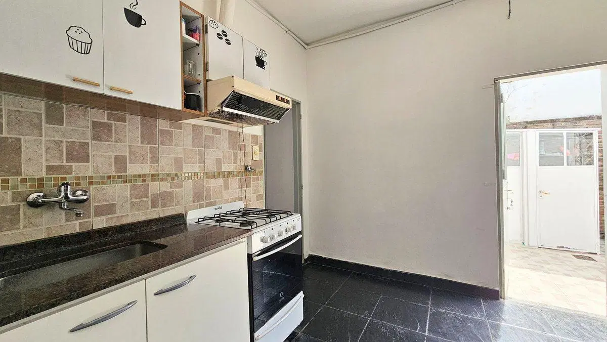 VENTA CASA 3 AMBIENTES LOMAS DEL MIRADOR APT CRED 5