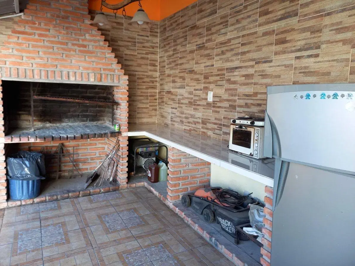 VENTA CASA 5 AMB C/PILETA QUINCHO JARDIN Y DEPTO 2