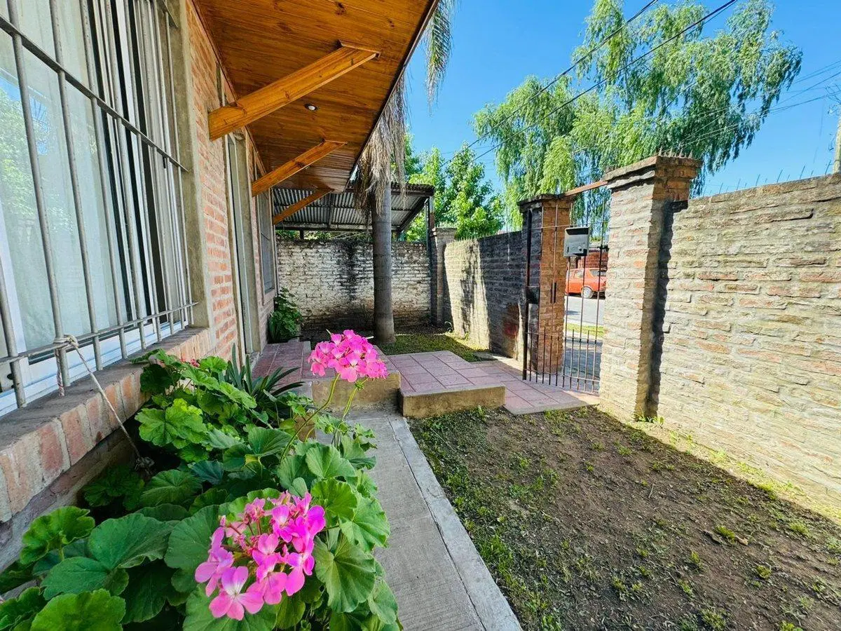 VENTA CASA 3 AMBIENTES ITUZAINGO PARQUE Y COCHERA 4