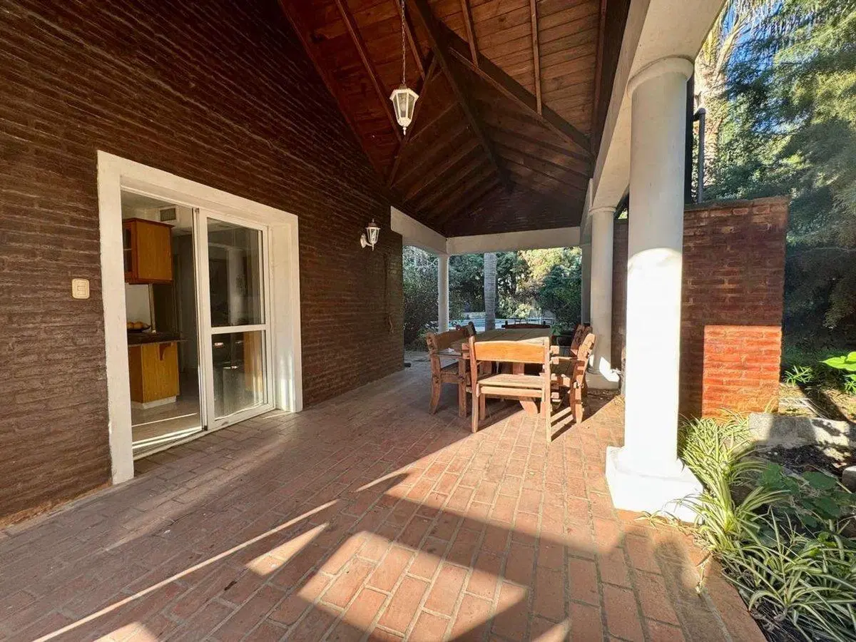 VENTA CASA 5 AMBIENTES LA REJA BARRIO CERRADO 2